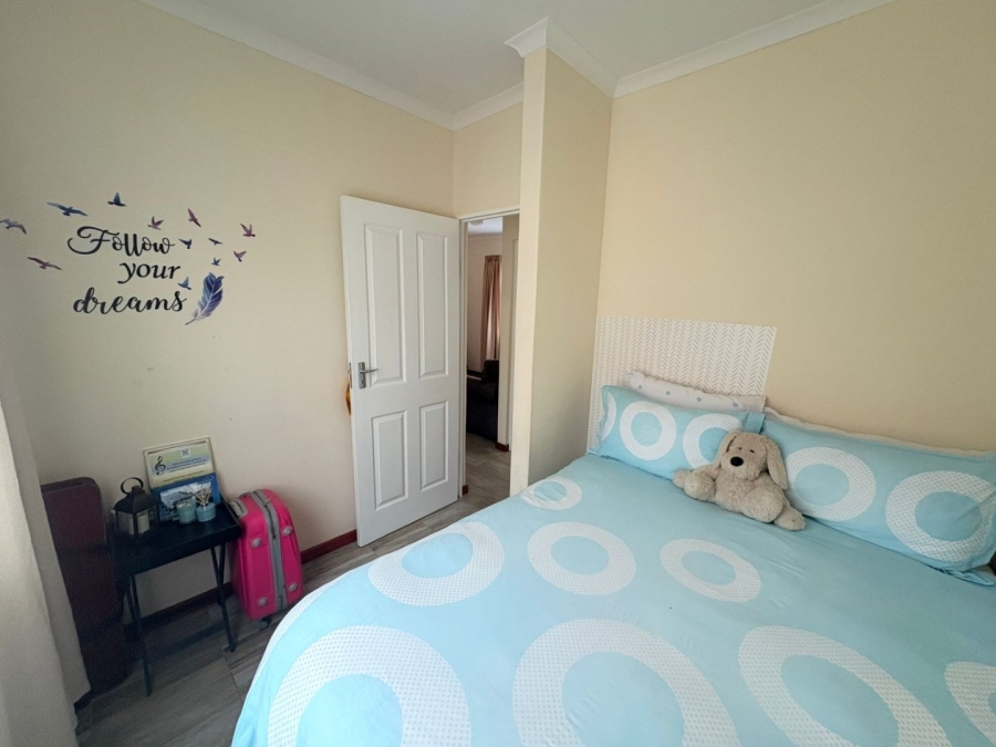 2 Bedroom Property for Sale in Cove Rock Eastern Cape